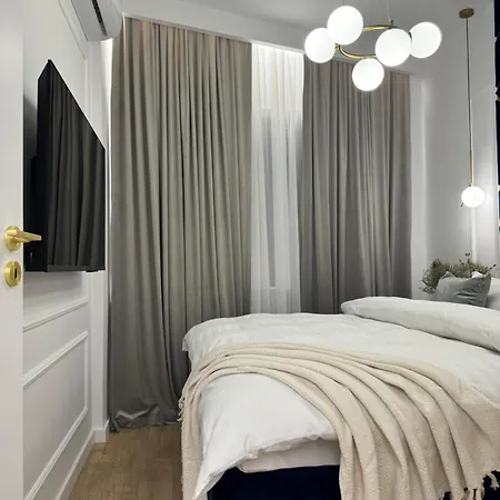 Royal In The Heart Of The - Calea Victoriei Апартаменты