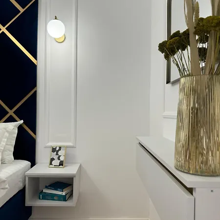 Royal In The Heart Of The - Calea Victoriei