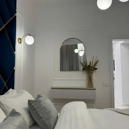 Royal In The Heart Of The - Calea Victoriei * Boekarest