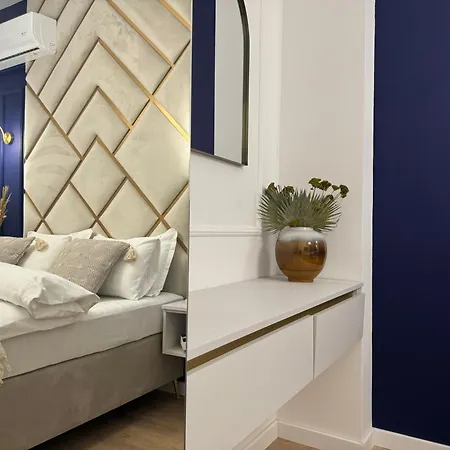 Royal In The Heart Of The - Calea Victoriei Apartman
