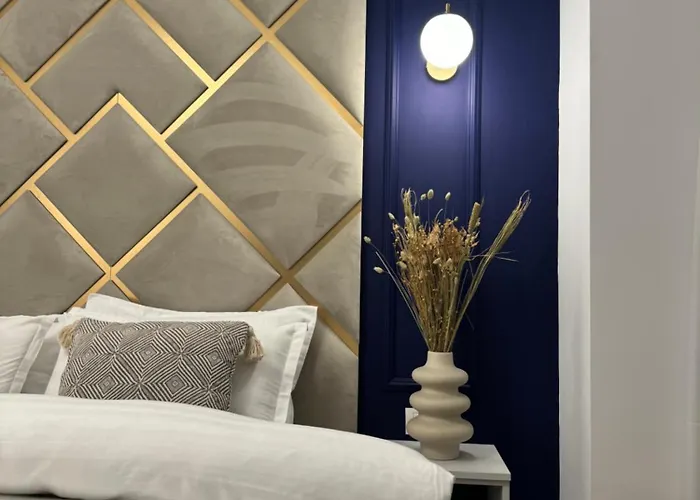 Royal In The Heart Of The - Calea Victoriei Bucureşti