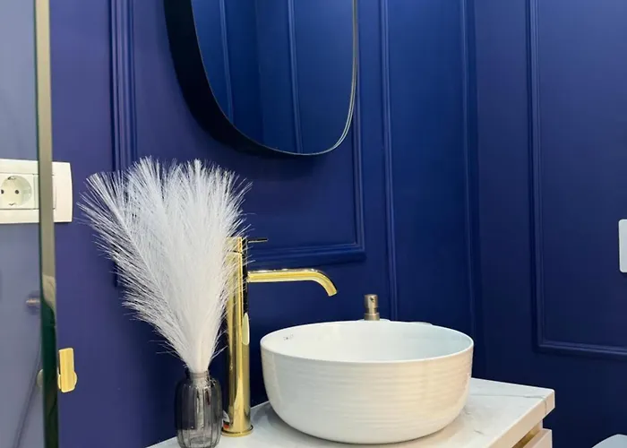 Royal In The Heart Of The - Calea Victoriei