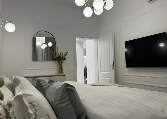 Royal In The Heart Of The - Calea Victoriei Apartmán