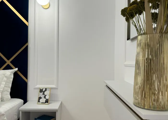 Royal In The Heart Of The - Calea Victoriei