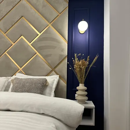 Royal In The Heart Of The - Calea Victoriei Boekarest